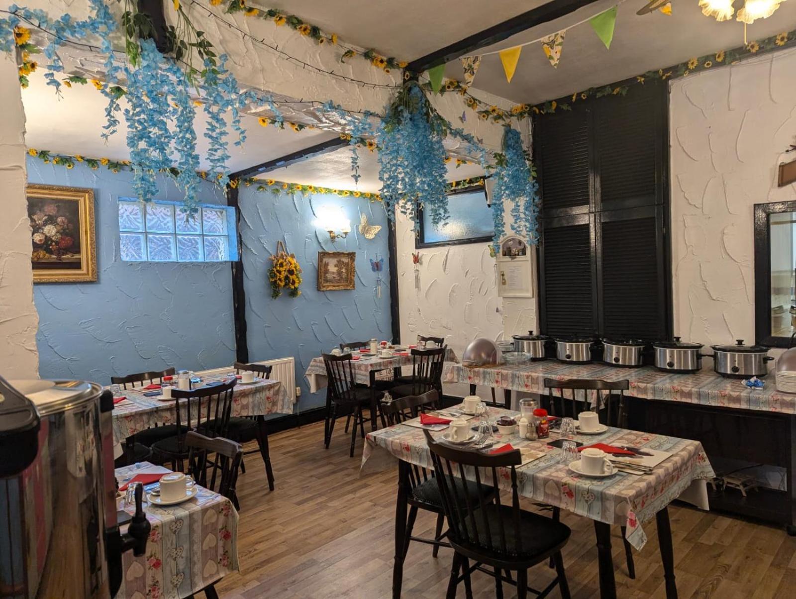Oyo Wynnstay Bed & Breakfast Blackpool